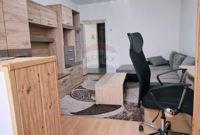 Apartament cu 3 camere de vanzare in zona Central - 2