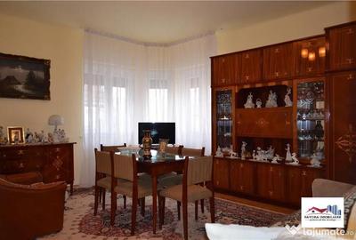 Casă cu 9 camere cu Teren 650 Mp în Central - 3