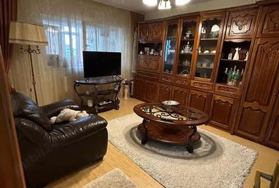De vanzare apartament cu 2 camere, 2 balcoane, 59.000 euro