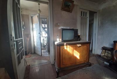 Casă cu 7 camere cu Canalizare în Iancului - 6