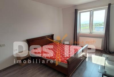 Apartament cu 3 camere decomandat în Tractorul