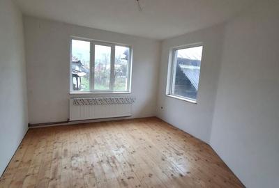 Casă cu 3 camere cu Teren 565 Mp în Goranu - 9