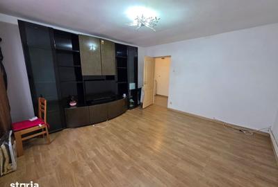 Garsonieră decomandată în Central - 2