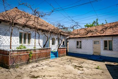 Casă individuală cu 4 camere cu Garaj în Măgirești - 1