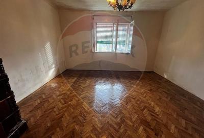 Casă cu 4 camere cu Teren 2144 Mp în Șeitin - 8