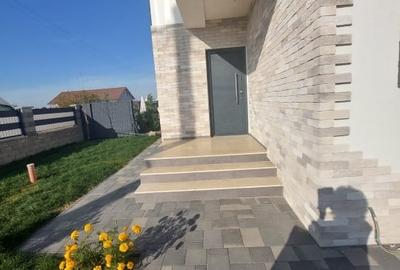 Duplex cu 4 camere cu Teren 250 Mp în Sânandrei - 2