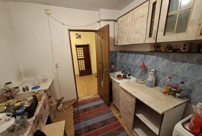 Apartament cu 3 camere, decomandat, zona Dacia - 8