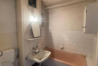 Apartament de 2 camere decomandat, 48 mp construiti, etaj 5, zona Garii - 9