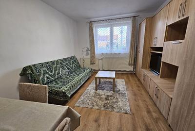 Inchiriez apartament 2 camere Medias, Gloria, total renovat si utilat - 1