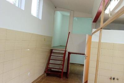 Spațiu comercial, de 120 mp, în Central - 4