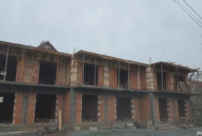 Casă cu 22 camere cu Teren 455 Mp în Central - 1