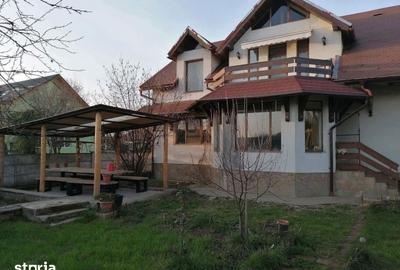 Casă cu 6 camere cu Teren 980 Mp în Central - 4
