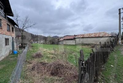 Teren de 1583 mp, în Bezdead