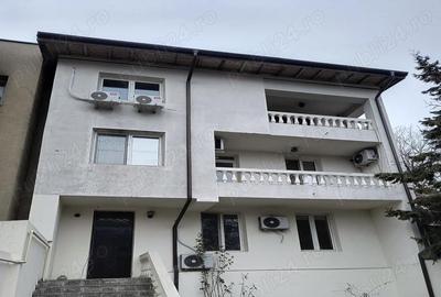 Casă cu 10 camere cu Teren 203 Mp în Parcul Carol