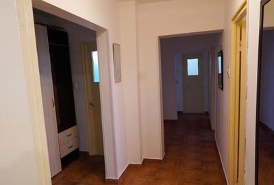 Apartament cu 4 camere decomandat în P-ța Mihai Viteazu - 2