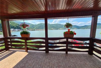 Casă cu 4 camere în Central - 2