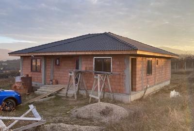 Casă cu 4 camere în Central - 3