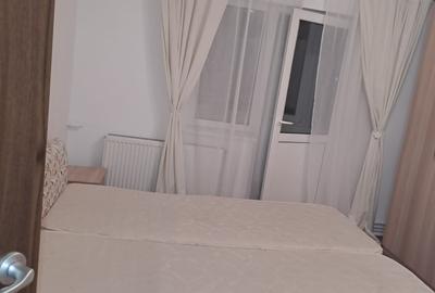 Apartament cu 3 camere decomandat în UTA - 3