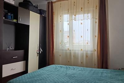 Apartament cu 3 camere semidecomandat în Craiovița Nouă - 8