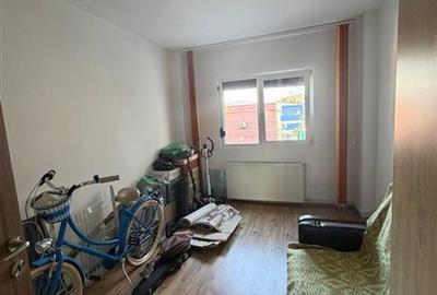 Apartament cu 3 camere decomandat în Mioriței - 2