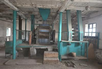 Casă cu 7 camere în Văcăreni - 4