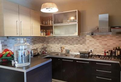 Apartament cu 3 camere semidecomandat în Badea Cârțan - 4