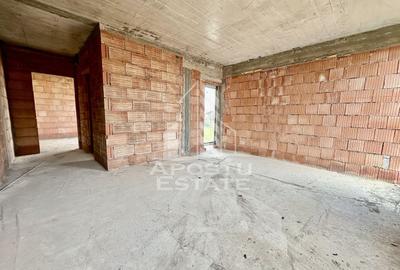 Apartament cu 2 camere semidecomandat în Giroc