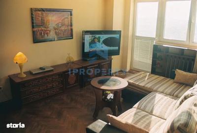 Apartament cu 3 camere, mobilat în Victoriei