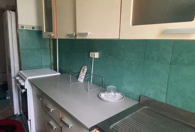 Inchiriez apartament 2 camere Pia?a Sud, etaj 3, mobilat complet. - 2