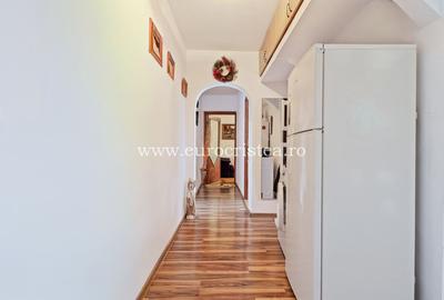 Apartament cu 4 camere semidecomandat în Central - 1