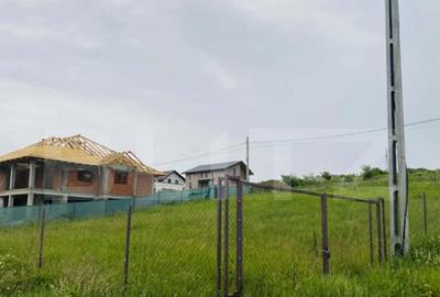 Teren de 896 mp, în Bucium