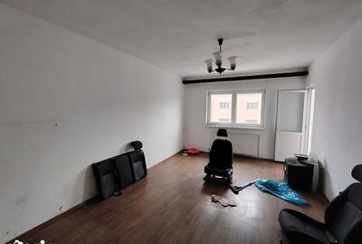 Apartament cu 3 camere decomandat în Central - 20