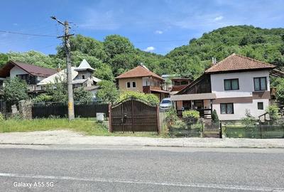Casă cu 3 camere cu Teren 1320 Mp în Central - 20