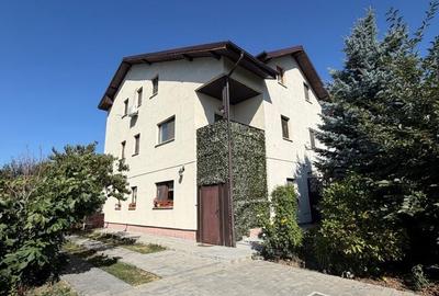 Casă cu 4 camere în Valea Lupului