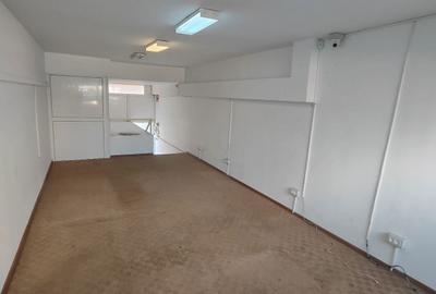 Spațiu comercial, de 29 mp, în Central - 4