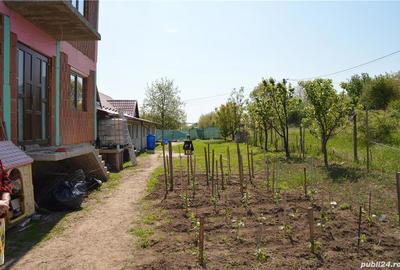 Casă cu 10 camere cu Teren 1278 Mp în Horpaz - 2