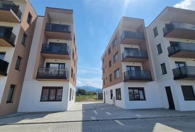 Apartament cu 2 camere decomandat în 13 Decembrie