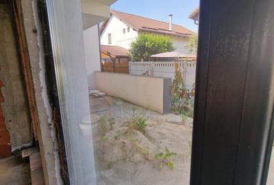 Casa la 4-5 minute de mers pana in BD.1 Mai si 2 km de metrou. - 8