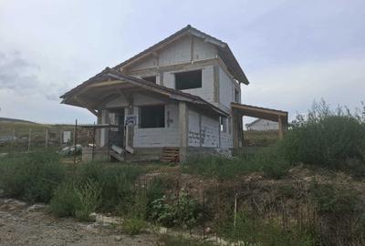 Casă cu 4 camere în Zăvoi - 5