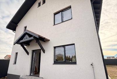Casă cu 4 camere cu Teren 550 Mp în Tărlungeni
