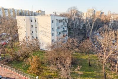Apartament cu 3 camere decomandat, mobilat în Titan