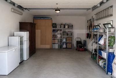 Casă cu 6 camere cu Teren 1491 Mp în Pișchia - 2