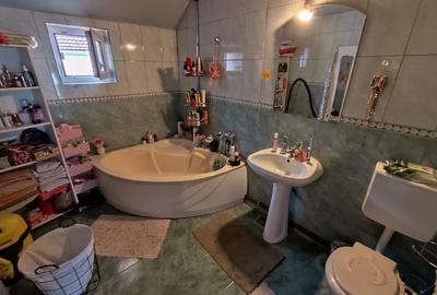 Casă individuală cu 5 camere cu Canalizare în Central - 7