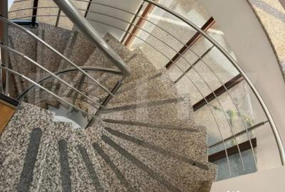 Spațiu comercial, de 586 mp, în Micro 11 - 6