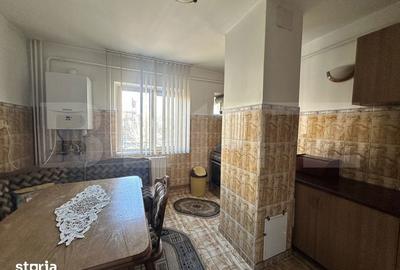 Apartament cu 3 camere decomandat, mobilat în Rovine - 7