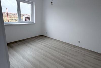 Casă cu 3 camere cu Teren 500 Mp în Sânpetru - 2