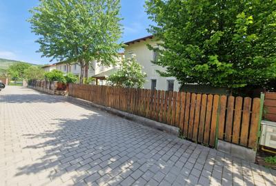 Casă cu 4 camere cu Teren 100 Mp în Central - 9