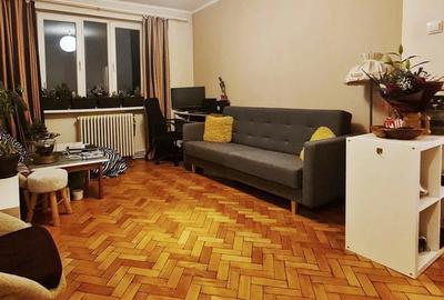 P.f. inchiriez ap. 3 camere str. Horea - 1