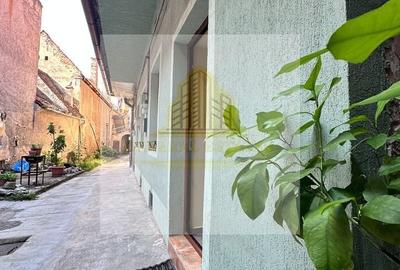 Apartament spre vanzare amplasat la doar 2 minute de Piata Sfatului - 1