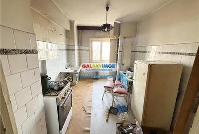 Vanzare apartament 4 camere, Ploiesti, Bulevardul Republicii - 7
